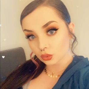 Meet your Posher, Maddie